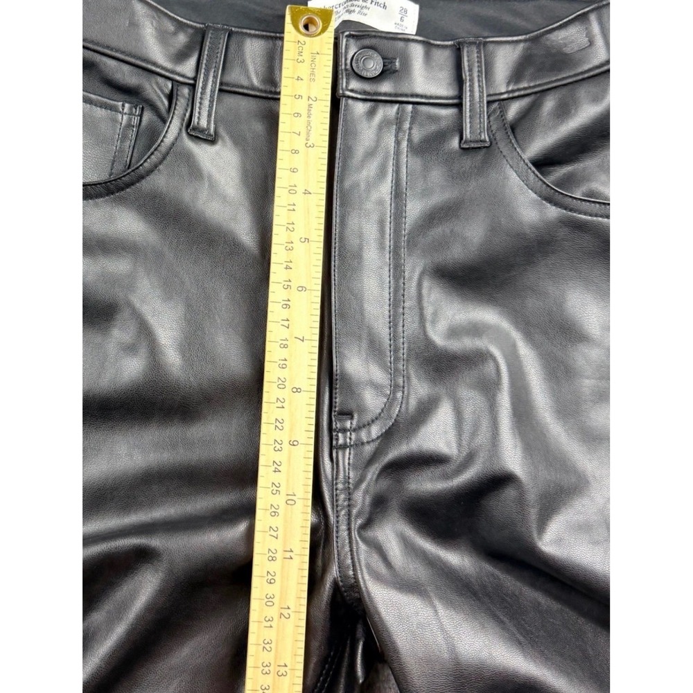 Abercrombie & Fitch 90s Straight Ultra High Rise Vegan Leather Pants Women 28/6 - Picture 10 of 13